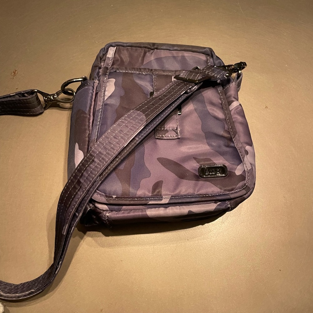 EUC lug can can bag